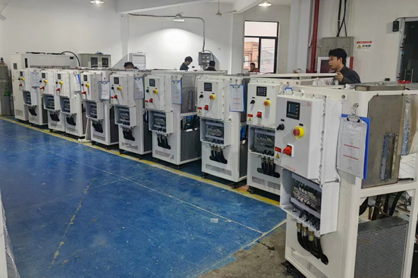 水冷式低溫冷凍機為什么會漏水？怎么解決？